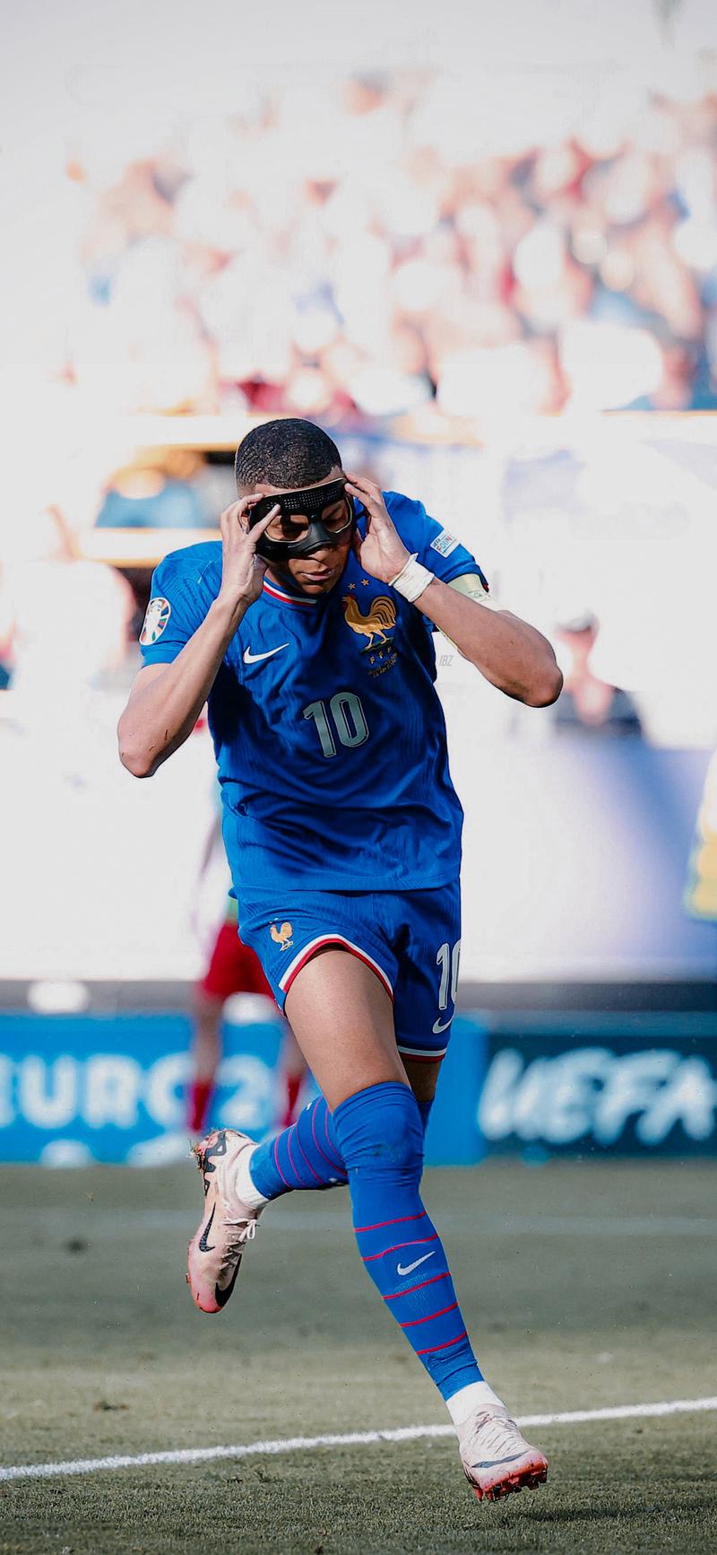 沪媒：莱昂纳多伤势没完全康复，刘若钒等人也有不同程度伤病（沪媒：莱昂纳多伤势仍未痊愈，刘若钒等队员也有不同程度伤情）