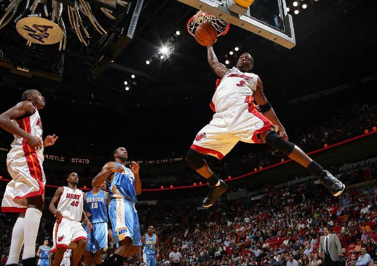 自意甲首秀以来代表同一球队参与超过100球，莱奥是同期第4人（自意甲处子秀至今，莱奥在同一俱乐部参与进球已超100次，排名同期第4）