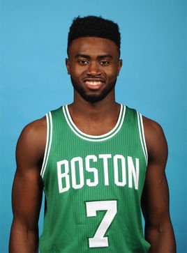 劳塔罗对阵尼科·帕兹：国际米兰与科莫，圣西罗上演争夺欧洲之路的巅峰对决（圣西罗之夜：劳塔罗PK尼科·帕兹，国际米兰与科莫上演冲欧焦点战）