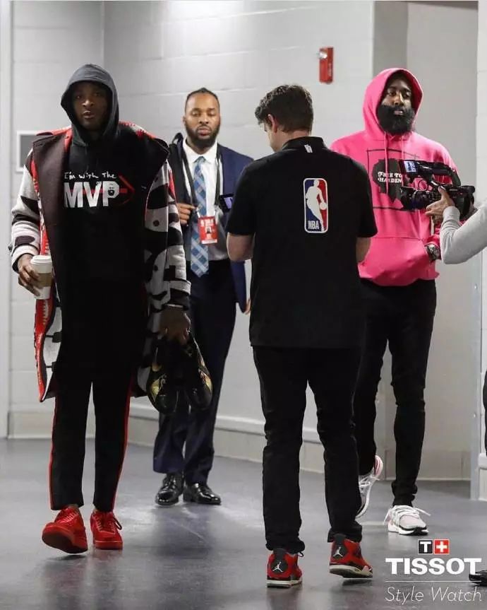 中超：山东泰山客场2-0完胜青岛队（中超：山东泰山客场2-0击退青岛队）