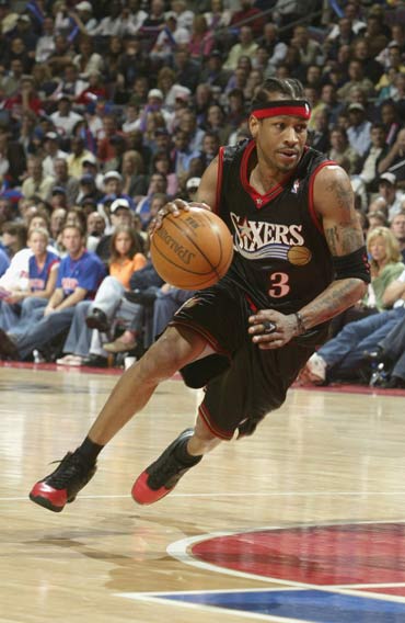 哈登近五战场均38+7+7，比肩詹姆斯成历史第二人（哈登近五场轰38+7+7，追随詹姆斯成历史第二人）