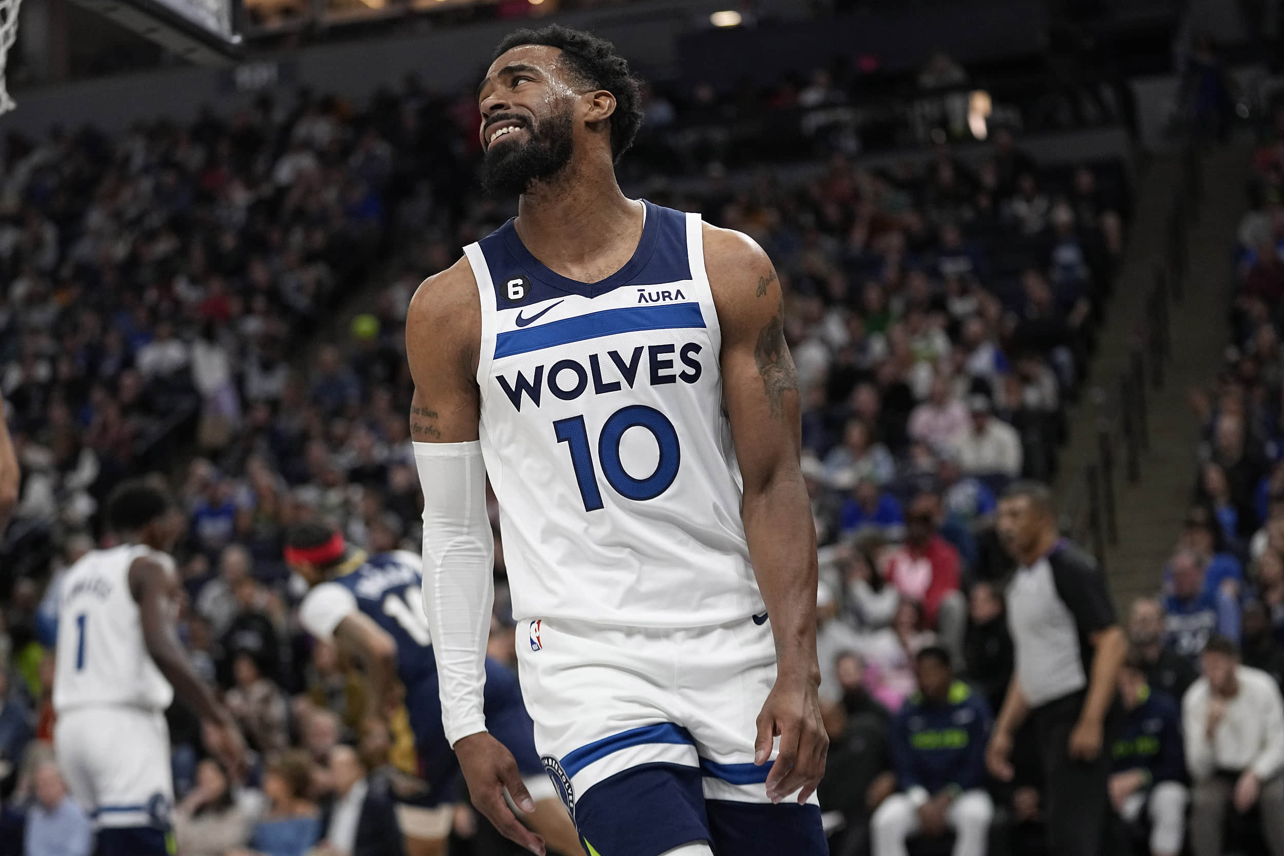 迪马济奥：夸德拉多将因伤缺席本周末比萨与国米的比赛（迪马济奥：夸德拉多伤停，无缘本周末比萨对国米之战）