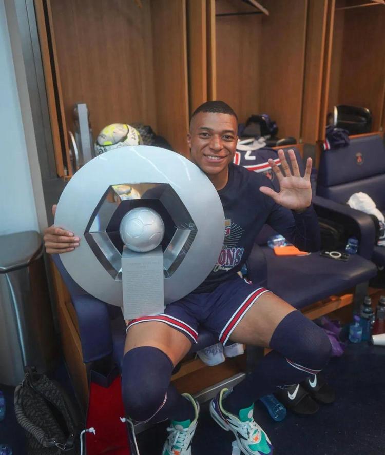 库明加被排除出轮转阵容，勇士半场10人得分领先公牛14分（库明加无缘轮换，勇士半场10人开张，领先公牛14分）